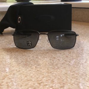Oakley,  square wire carbon